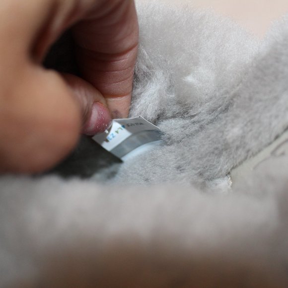 NIB UGG WOMEN'S‎ SCUFFETTE II SUEDE SHEARLING SLIP ON SLIPPERS GRAY - Picture 7 of 7